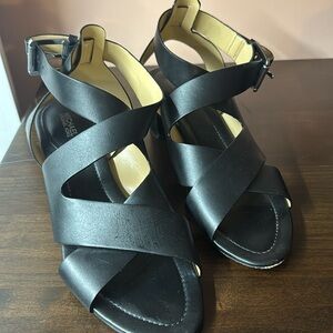 MICHAEL KORS black sandals size 10